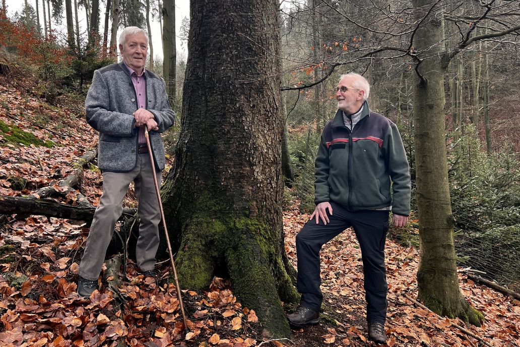Herbert Schwietert und Friedrich Gleissner im Wald